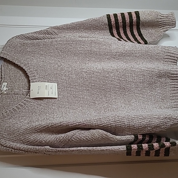 ■ Bundle 2 Boutique Sweater for $60 Miracle knit sweater - Picture 4 of 4